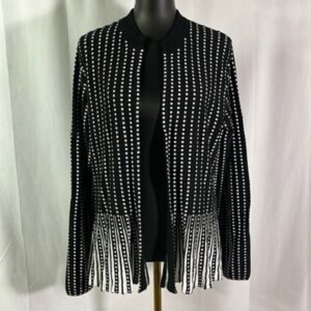 Black and White Cato Women's plus 18/22w pattern top layering sweater/top. NWOT